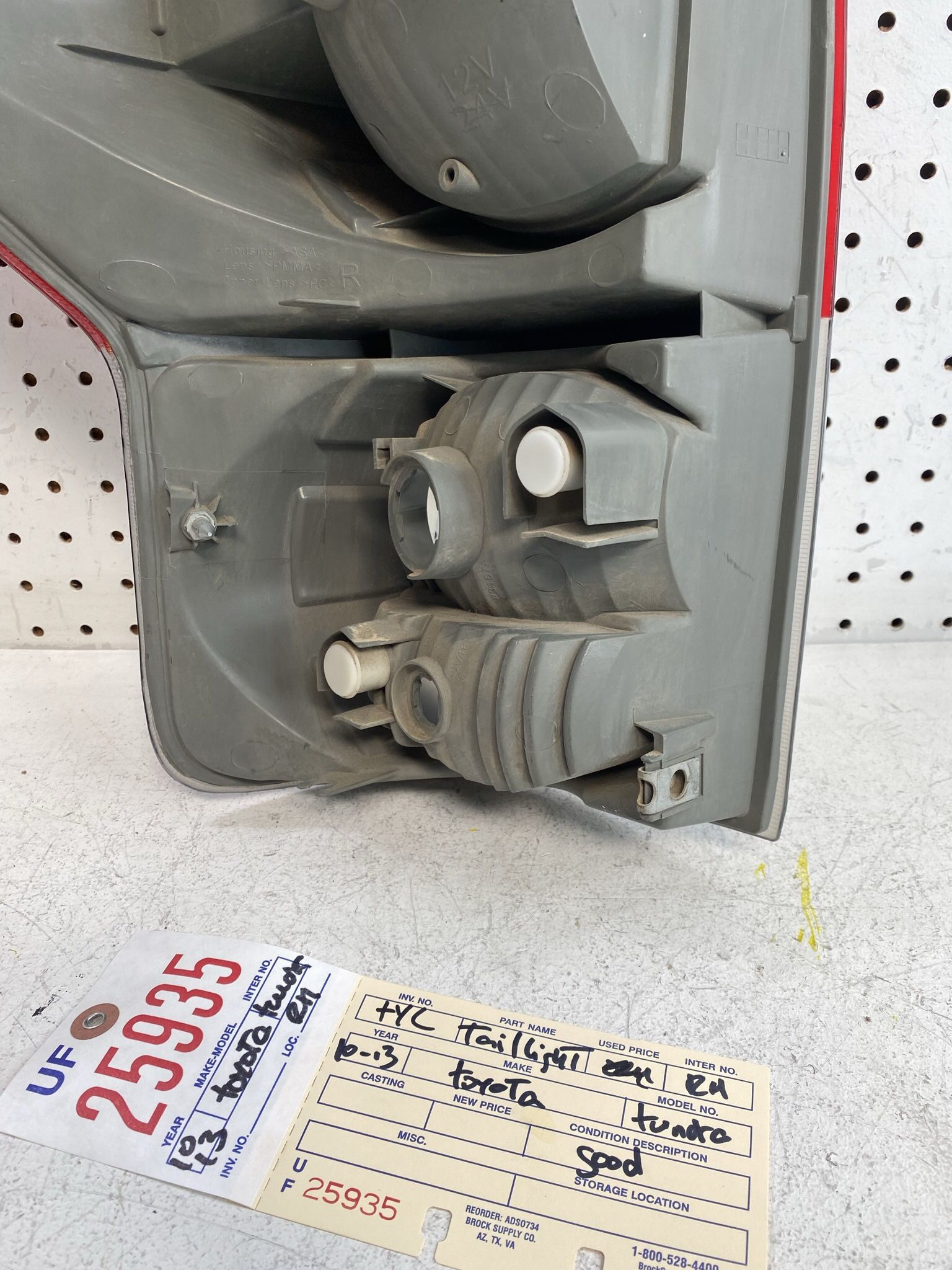 2010 2013 TOYOTA TUNDRA RIGHT SIDE TAIL LIGHT DEPO