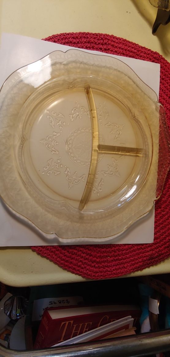 PAIR DEPRESSION GLASS PLATTERS