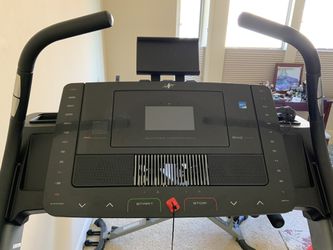 NordicTrack Incline/decline Treadmill with Extended Deck Thumbnail