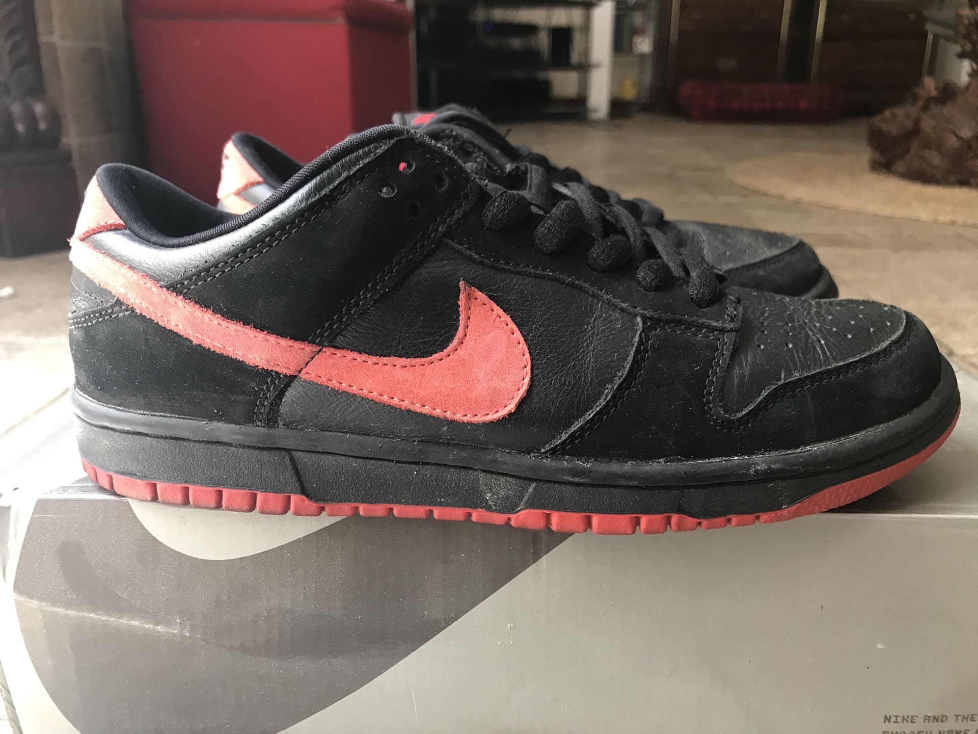 Nike SB Dunks True Red/Vampires/Vamps/Reverse Reds Los for Sale in Los ...