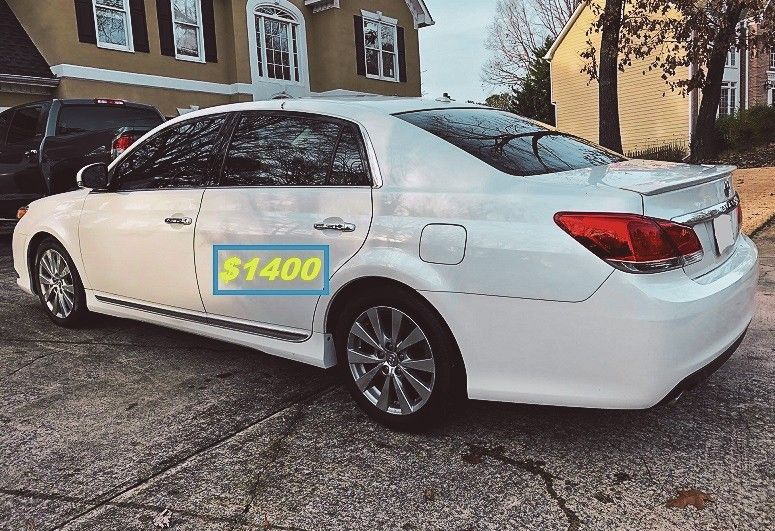 WELL MAINTAINED 2 0 1 1 Toiota Avaloñ!