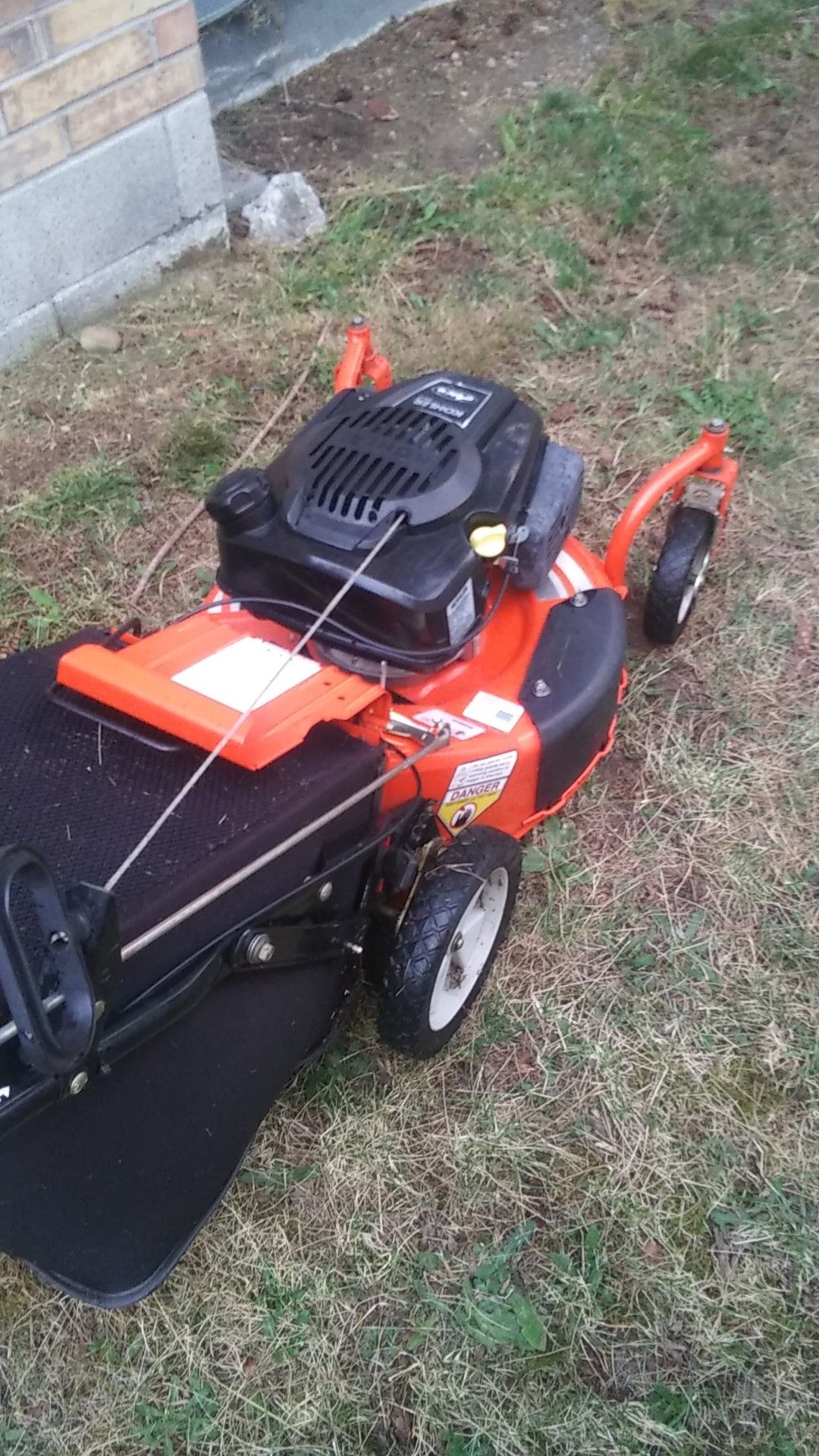 Commercial Kohler courage xt7 ARIENS 21"LAWNMOWER for Sale in Kent, WA