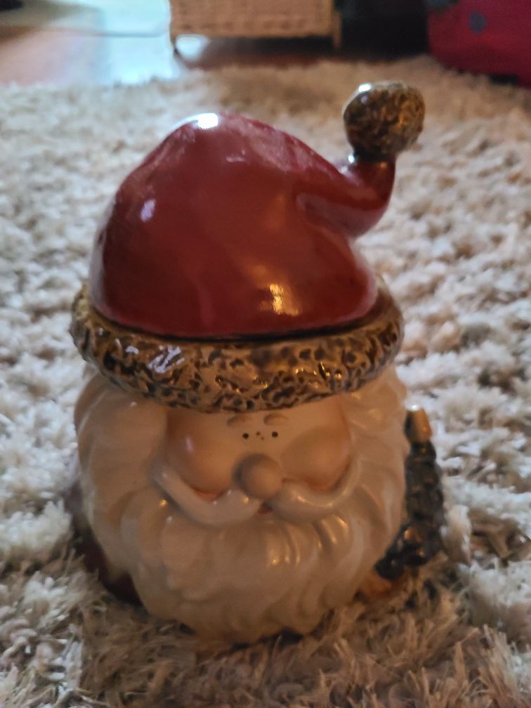 Beautiful Santa cookie jar