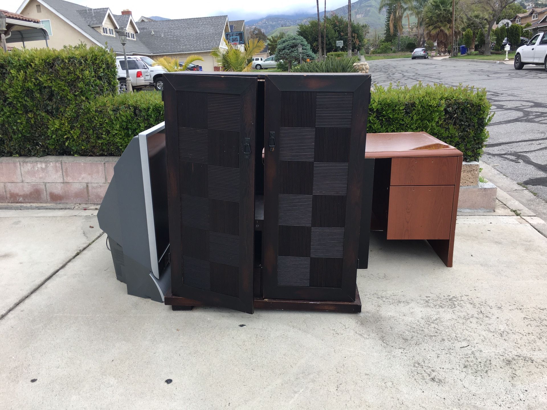 Free- The dresser is gone!!
