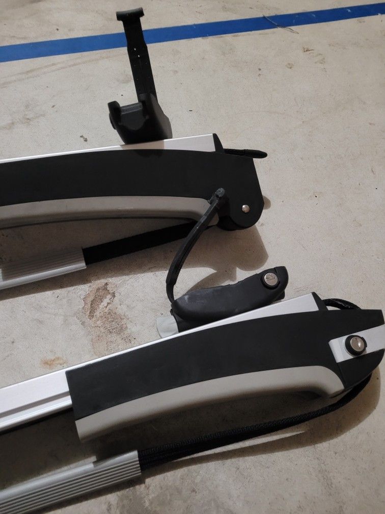 THULE PADDLEBOARD/SURFBOARD CARRIER