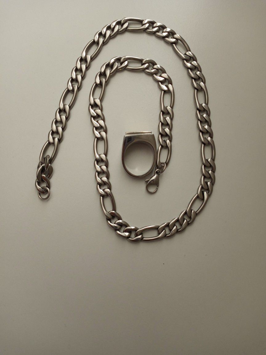 Chain Necklace And Ring For Men In Stainless Steel, Ring In Gold Plated Steel 