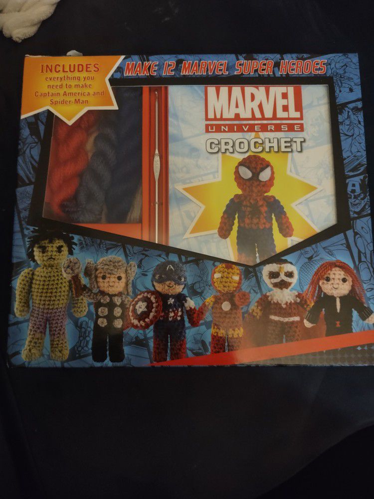 Marvel Universe Crochet Set NEW.  Makes 12 Super Heroes