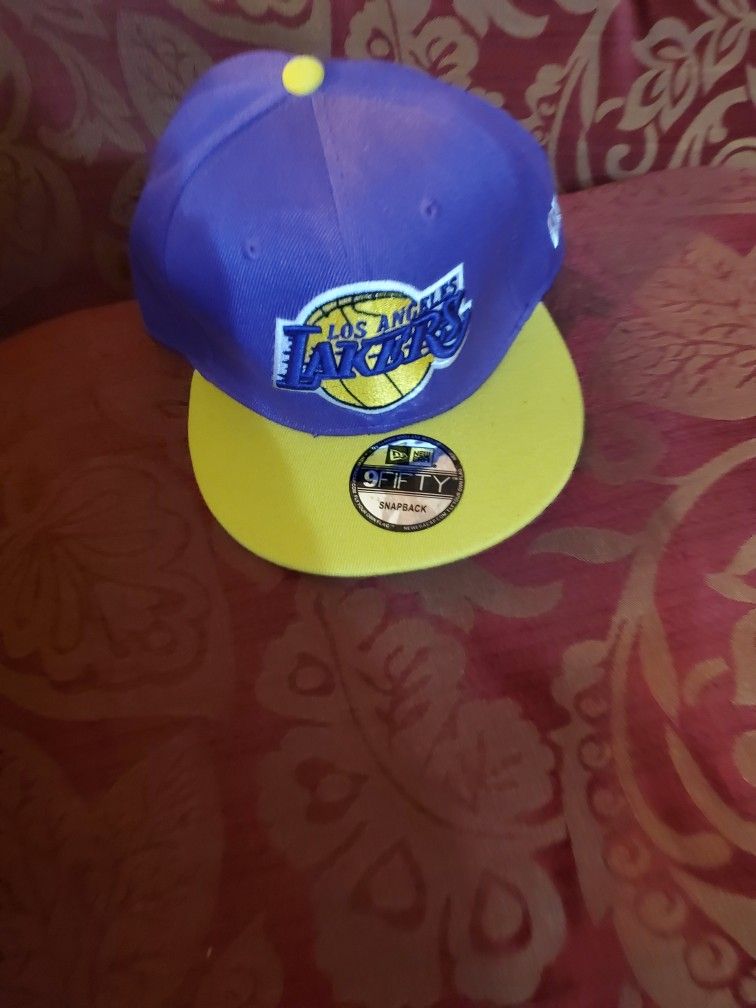 snapbacks