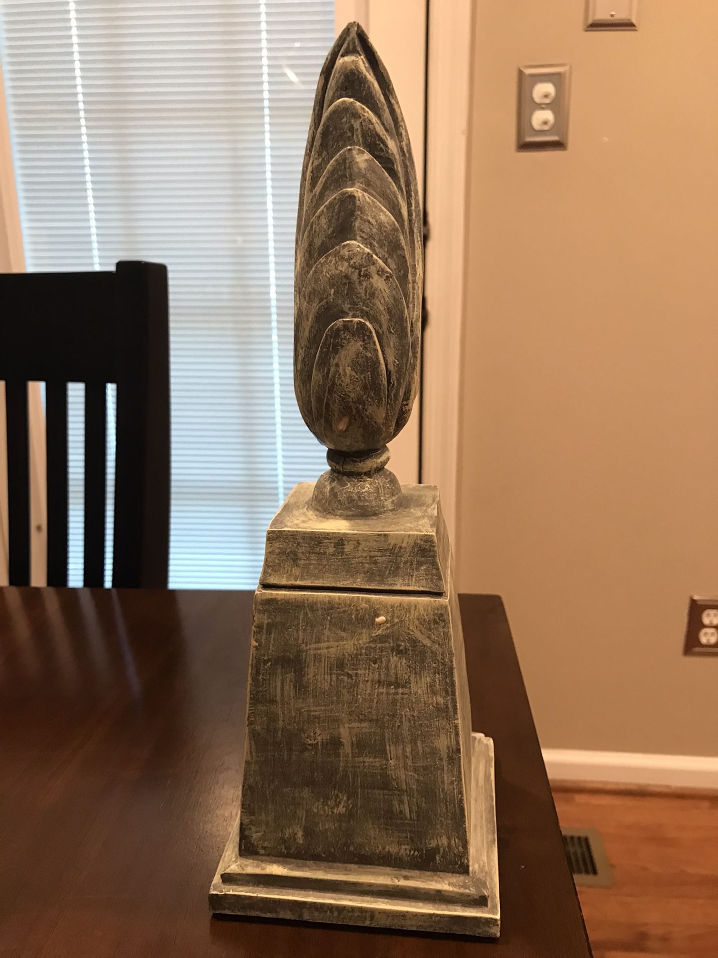 Decorative statue