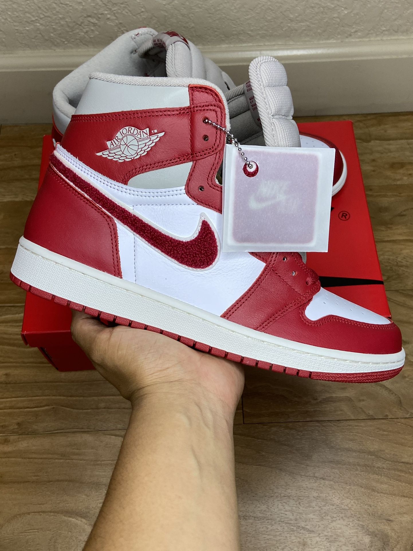 Air Jordan Retro 1 High OG Newstalgia Chenille