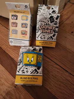 Looney Tunes Tweety Bird Pin Enamel Metal Blind Box  Thumbnail