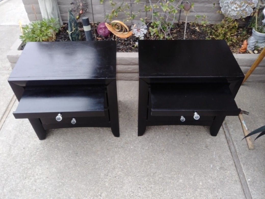 SET OF BLACK NIGHTSTANDS WITH CRYSTAL KNOBS