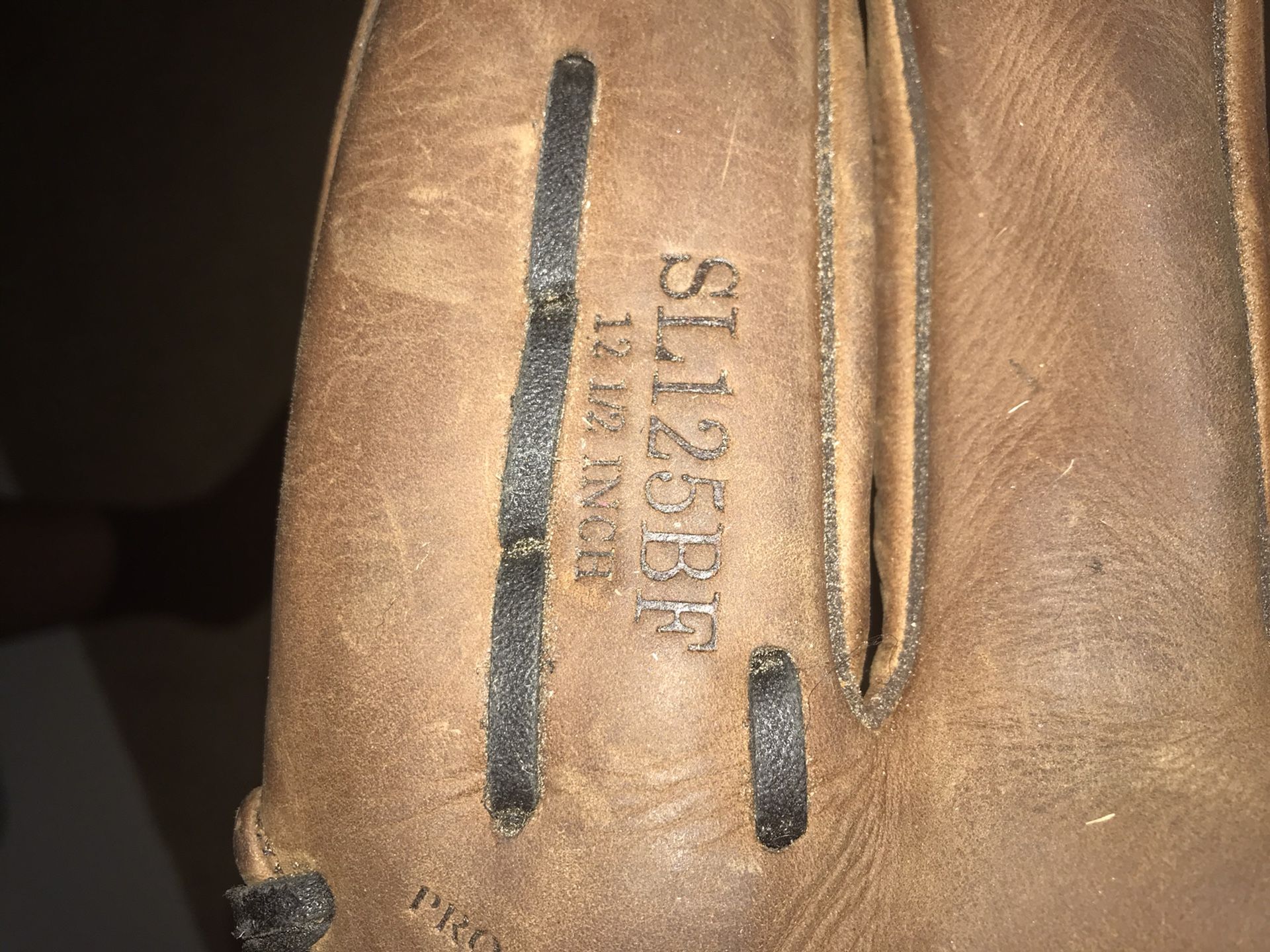 Rawlings 12.5 In’ Baseball Glove