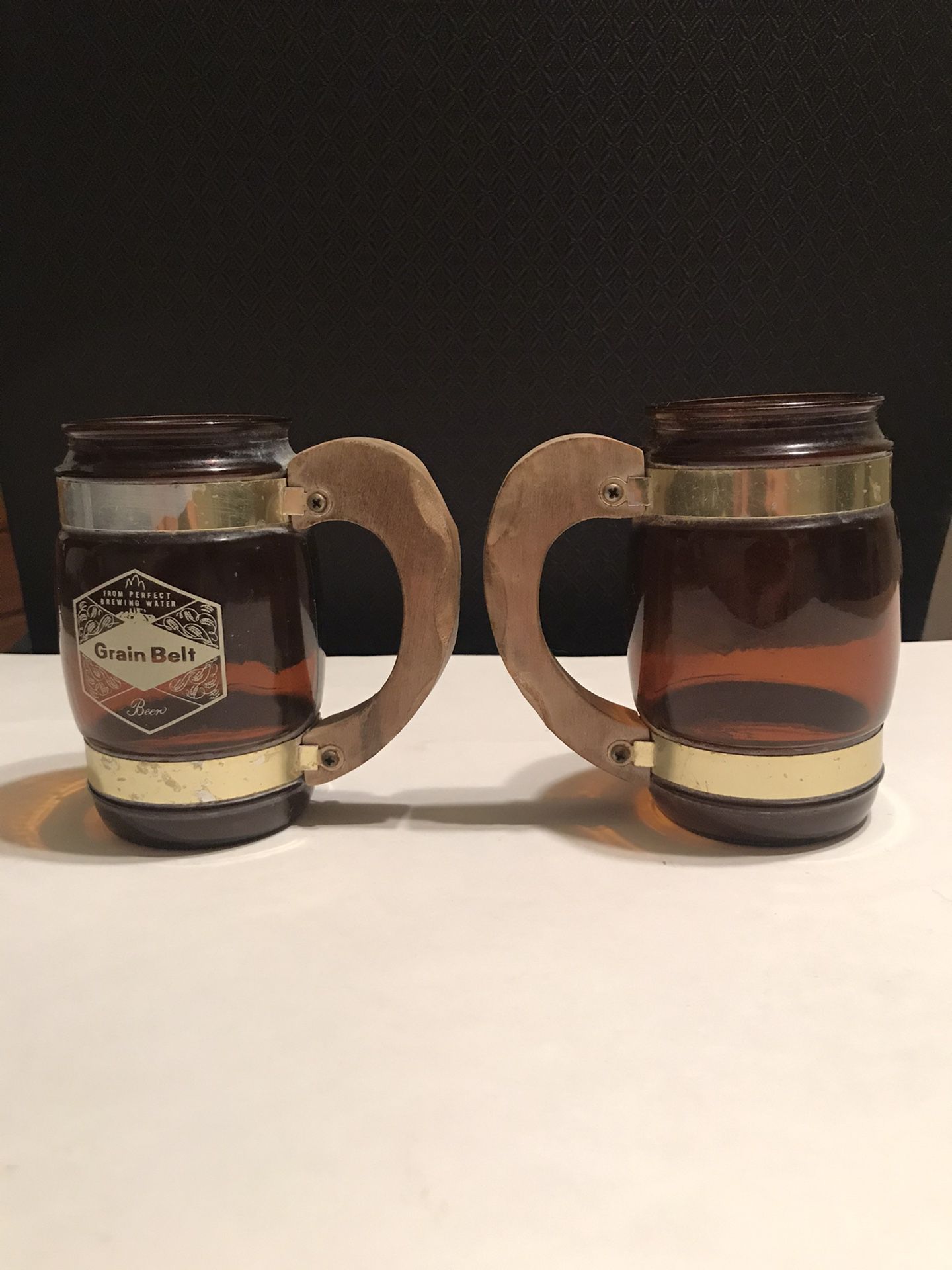 Vintage Set of Two Grain Belt Beer Brown Glass Siesta Ware Wood Handle Mugs