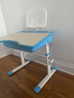 Kids Desk And Chair Height Adjustable , Free Lamp Thumbnail