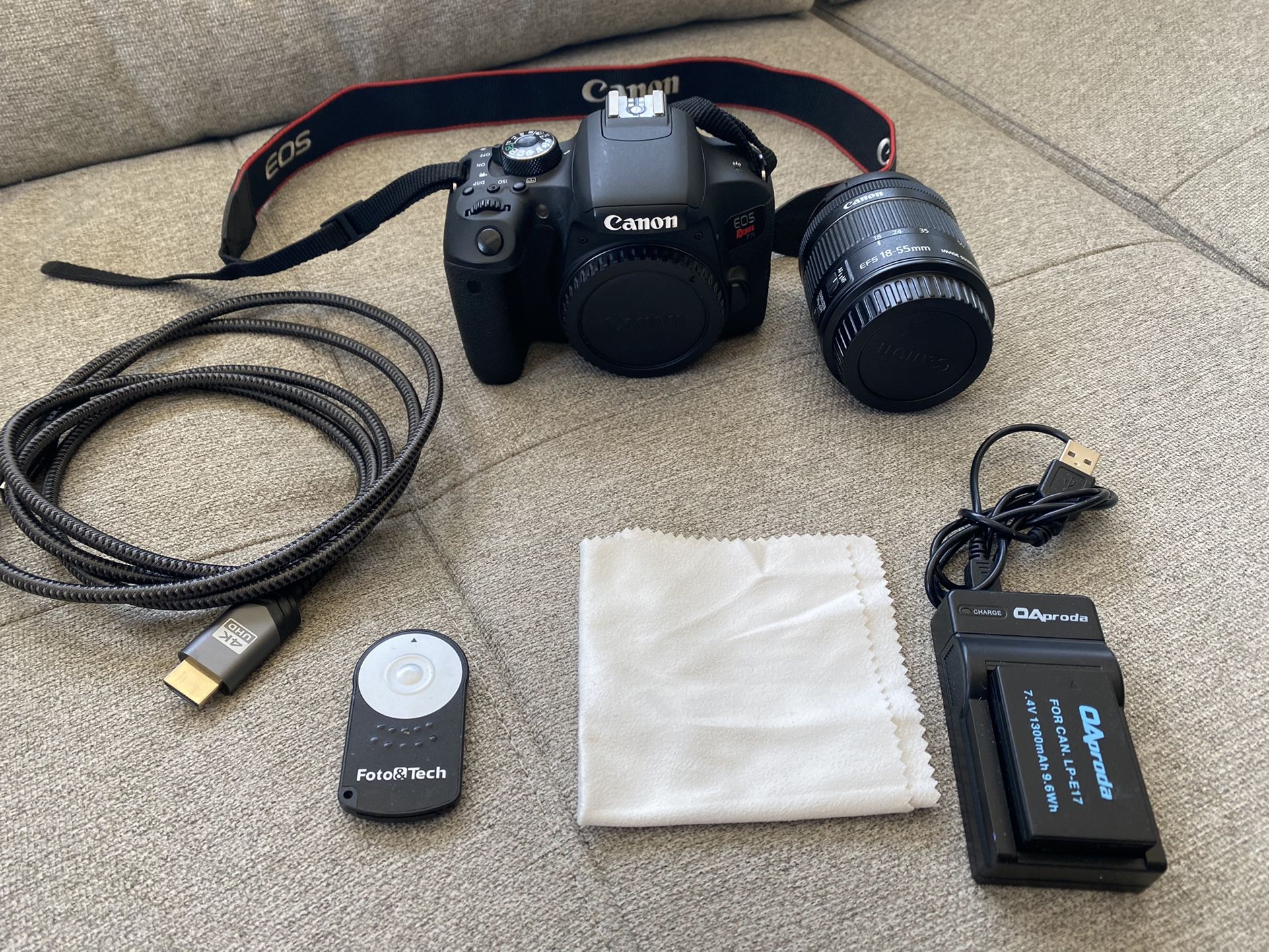 Canon EOS Rebel T7i Camera Set