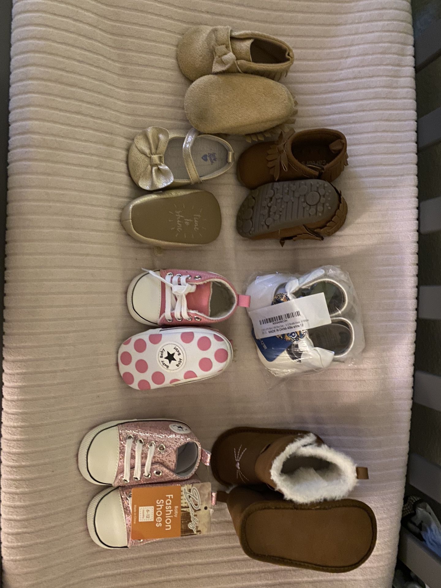 Baby Girl Shoes Size 6-12 Months (size 2)