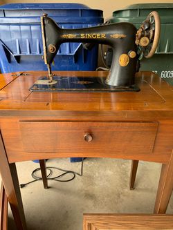 Vintage Singer Sewing Machine Thumbnail