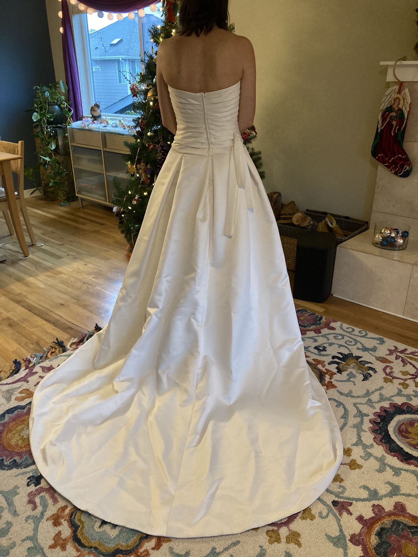 Contemporary Wedding Dress Size 8-10