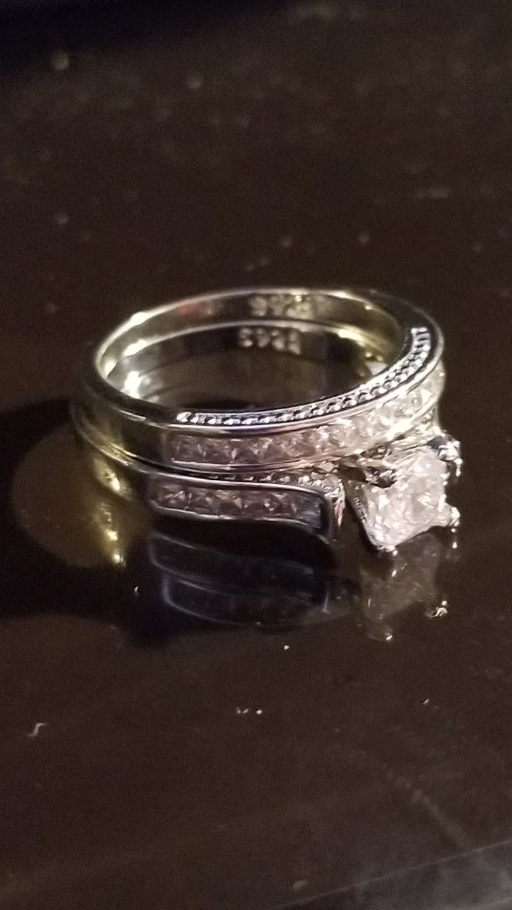 Gorgeous princess Cut Women's Wedding Engagement Promises Ring Size 6