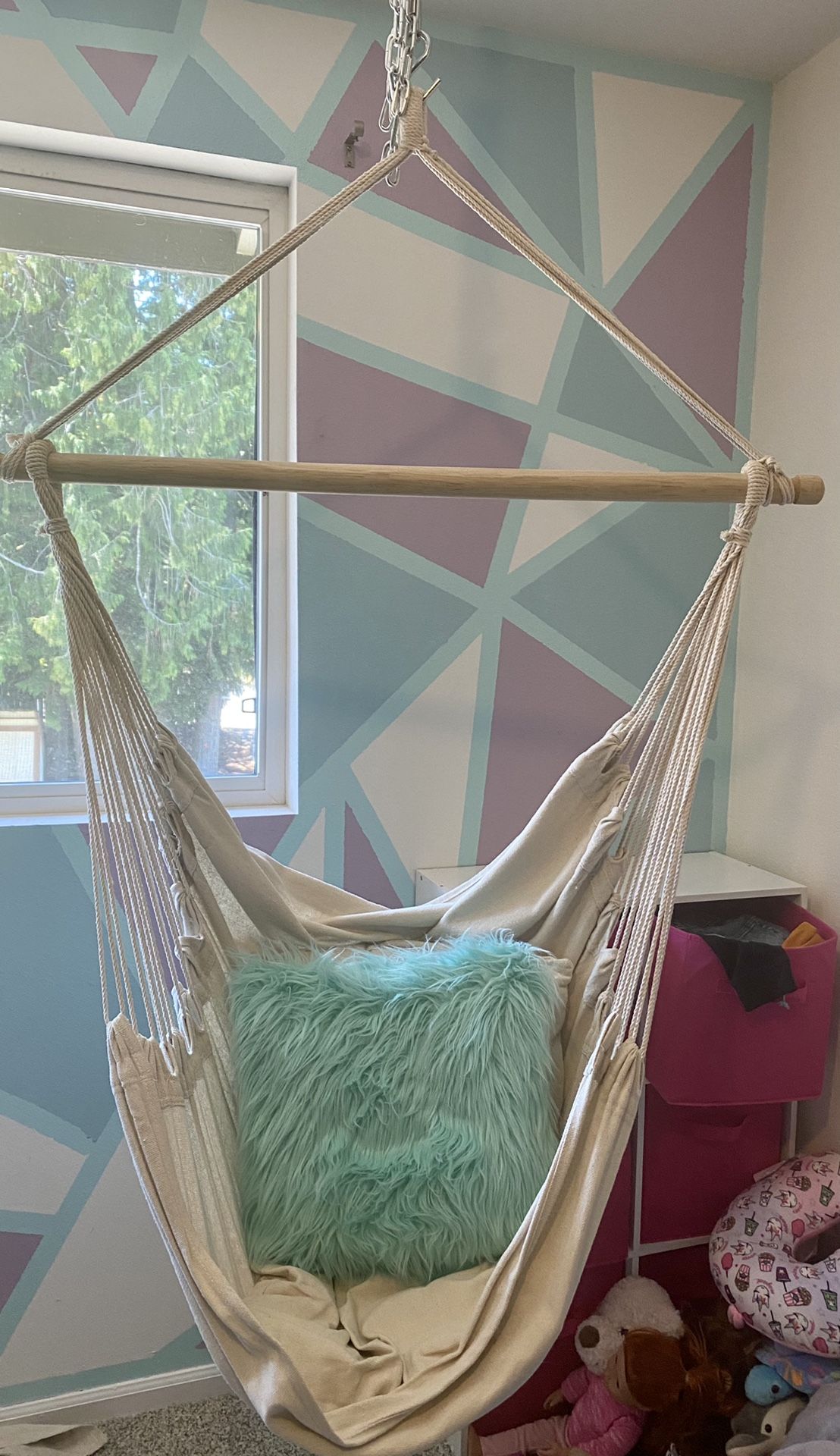 Hanging Chair with Hardware