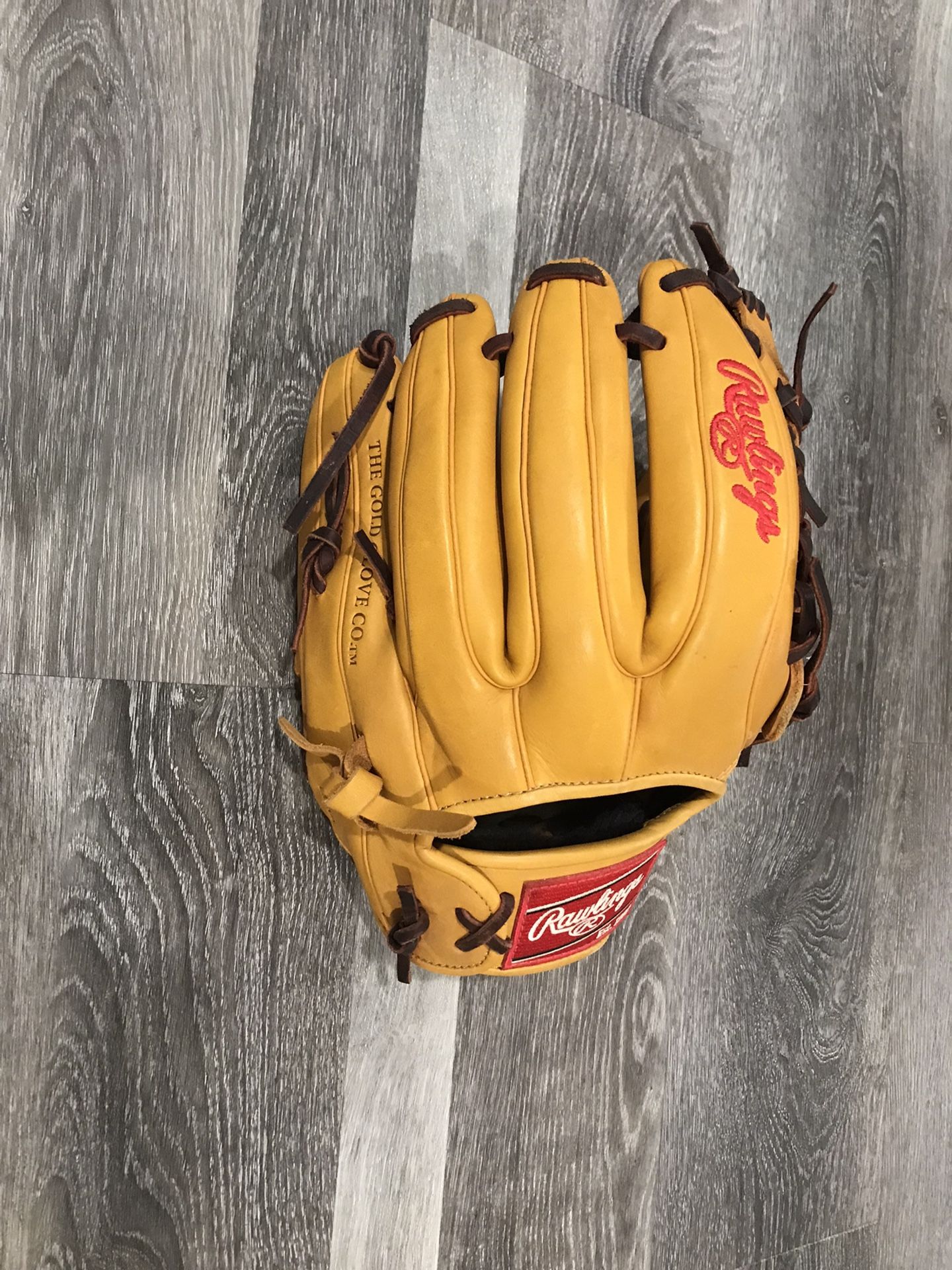 Rawlings Baseball Glove