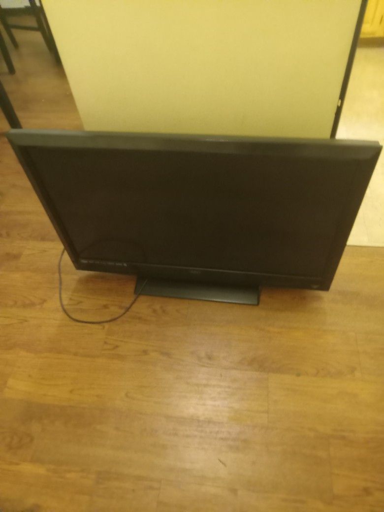 55 Inch TV For Sale Only Asking For 150 Obo