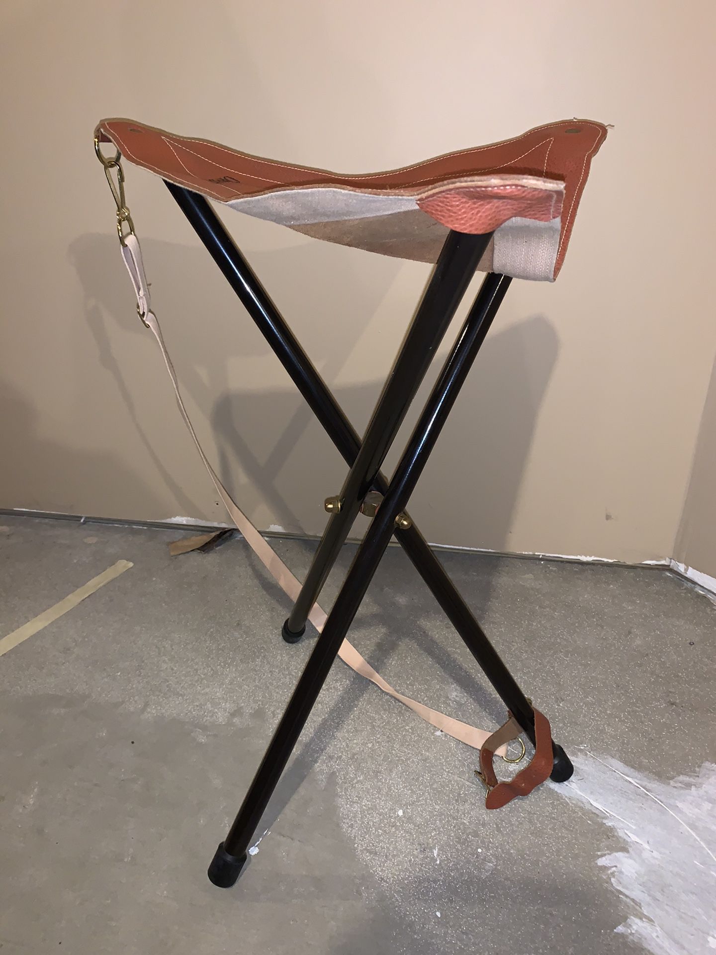 Orvis Tripod Style Leather hunting fishing hiking chair