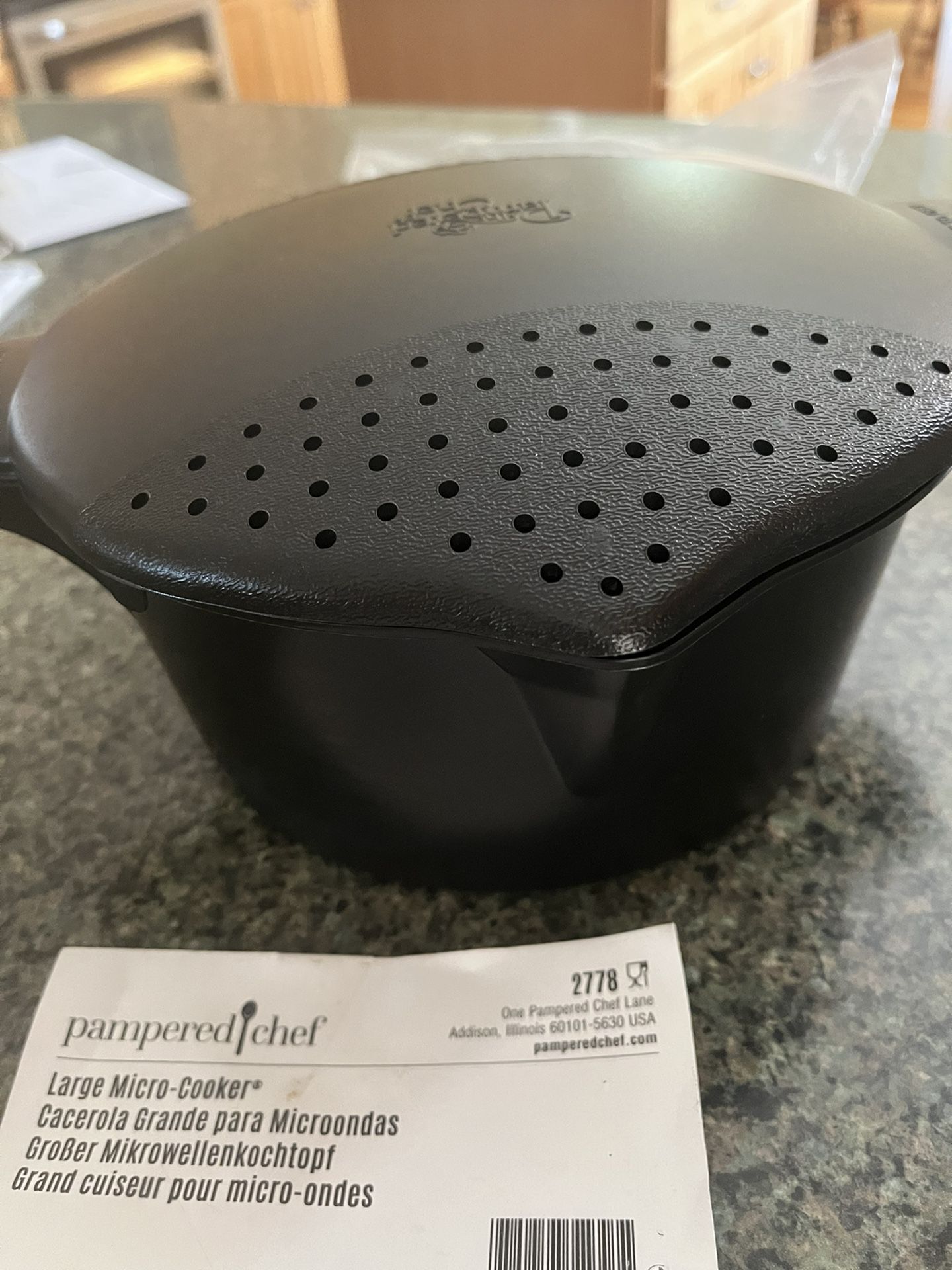 Pampered Chef 2 Qt Microwave Cooker