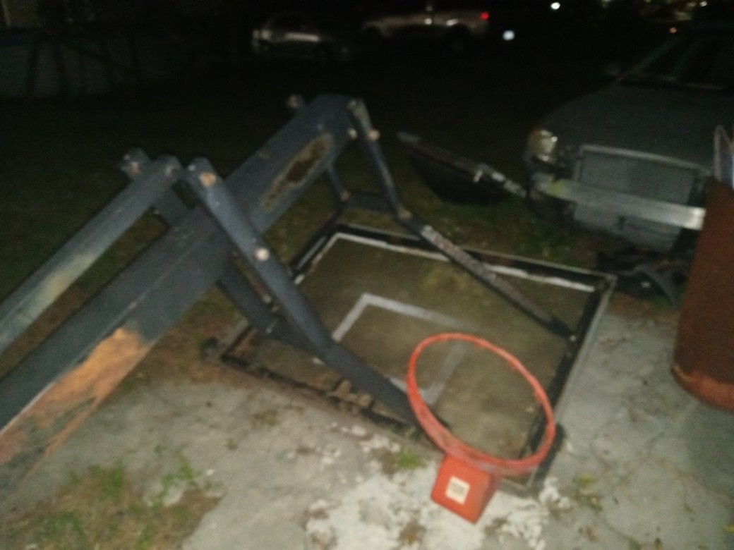 Basketball Hoop Also Have Rim No Net Or Bolts do Very Very Very Heavy Pick Up Only $250