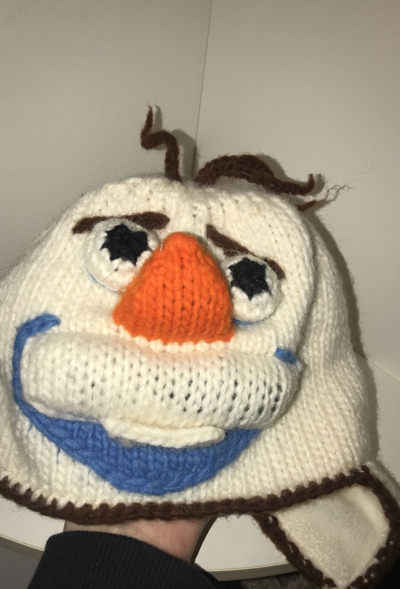 Knitted Olaf hat