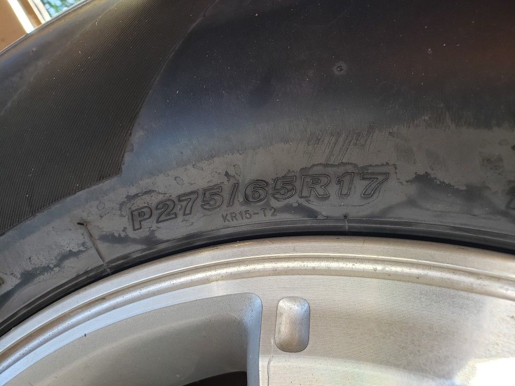 ONLY 1-TOYOTA TACOMA 4RUNNER 17"INCH WHEEL WITH TIRE