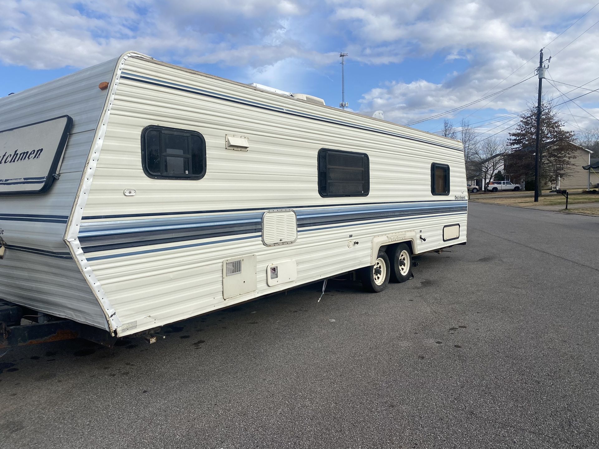 Dutchman Camper / Service Shop