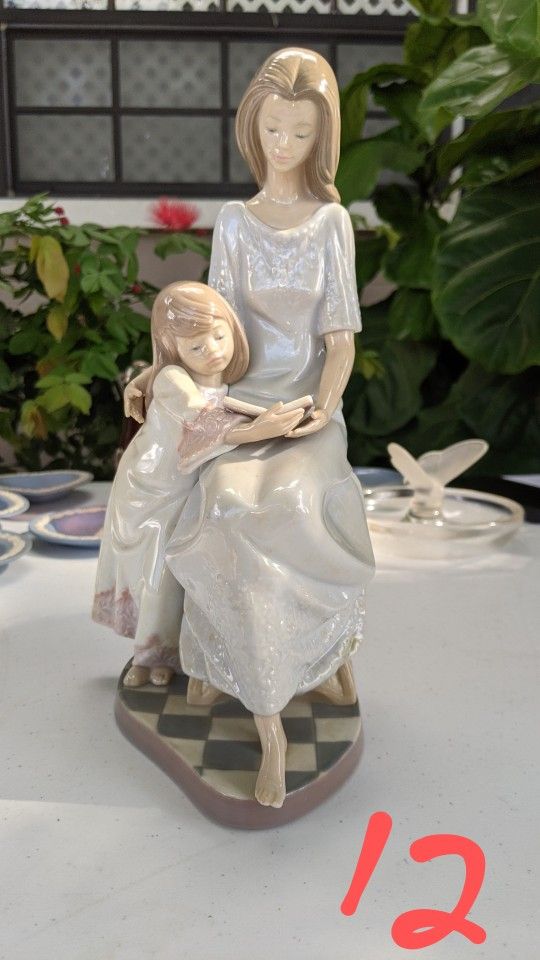 Lladro Figurine 5457 Bed Time Story
