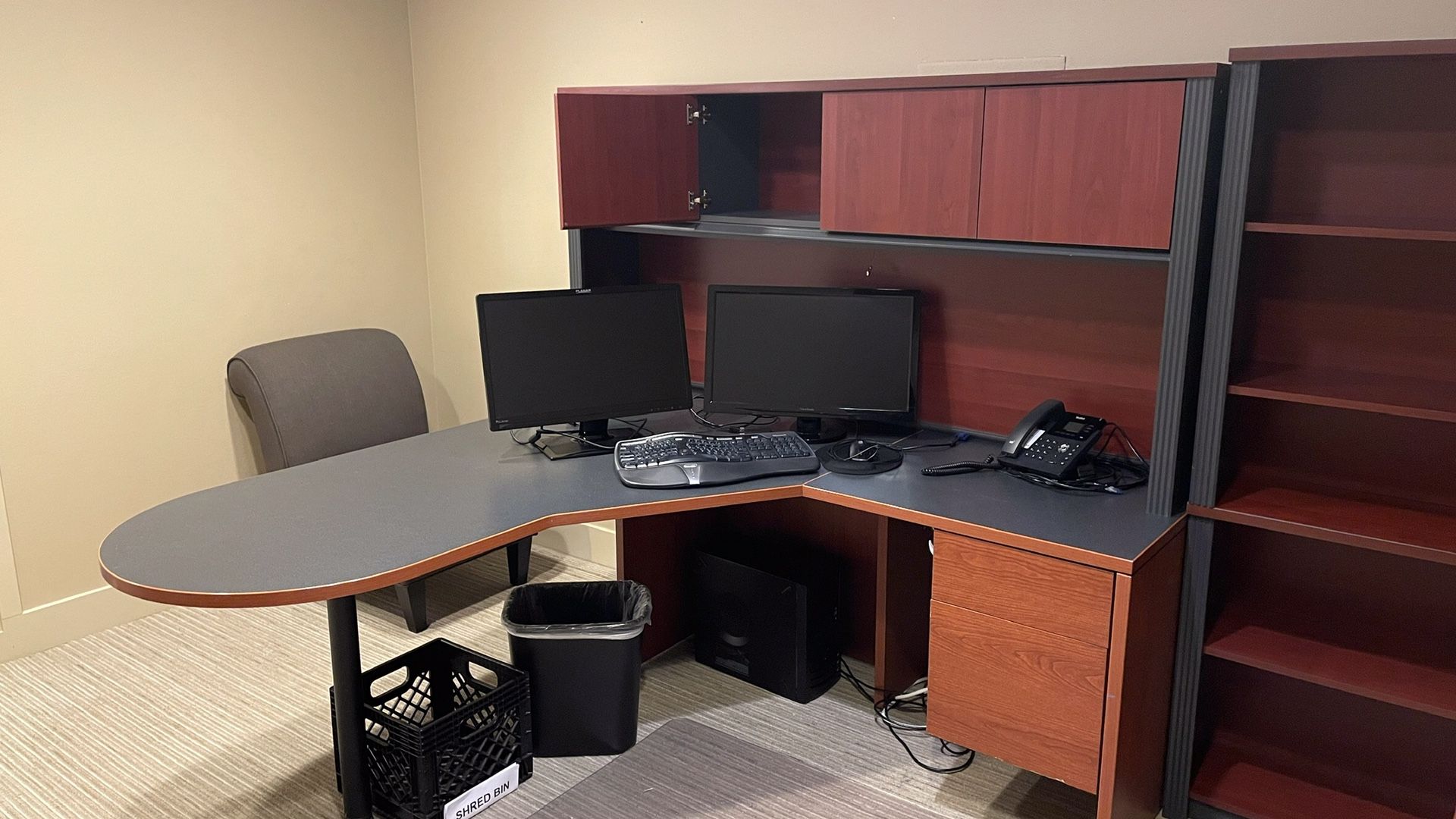 L-Shaped Desk with Upper Shelves