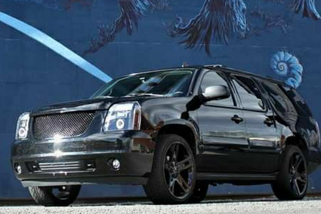 BLACKED OUT 2007 GMC YUKON XL, 113K, 4WD, LEATHER, MOONROOF, LOWERED ON ...