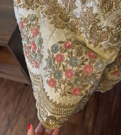 Designer Ivory Traditional Indian Wedding Dress- LIKE NEW Thumbnail