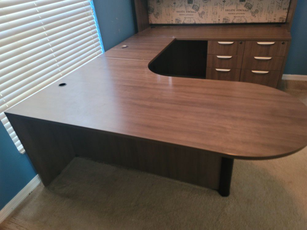 Executive U-Shaped Desk