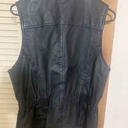 Black Leather Vest Thumbnail