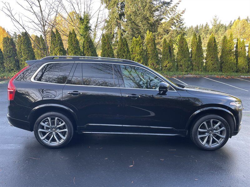 2019 Volvo XC90 T6 Momentum