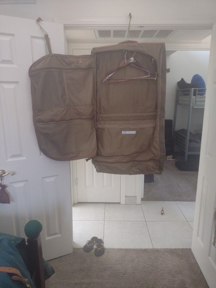 Hartmann Walnut Tweed 42 Inch Garmet Bag