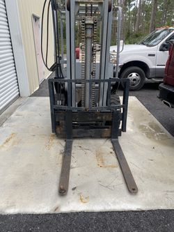 TCM Forklift Gas W Air Tires And Side Shift Thumbnail
