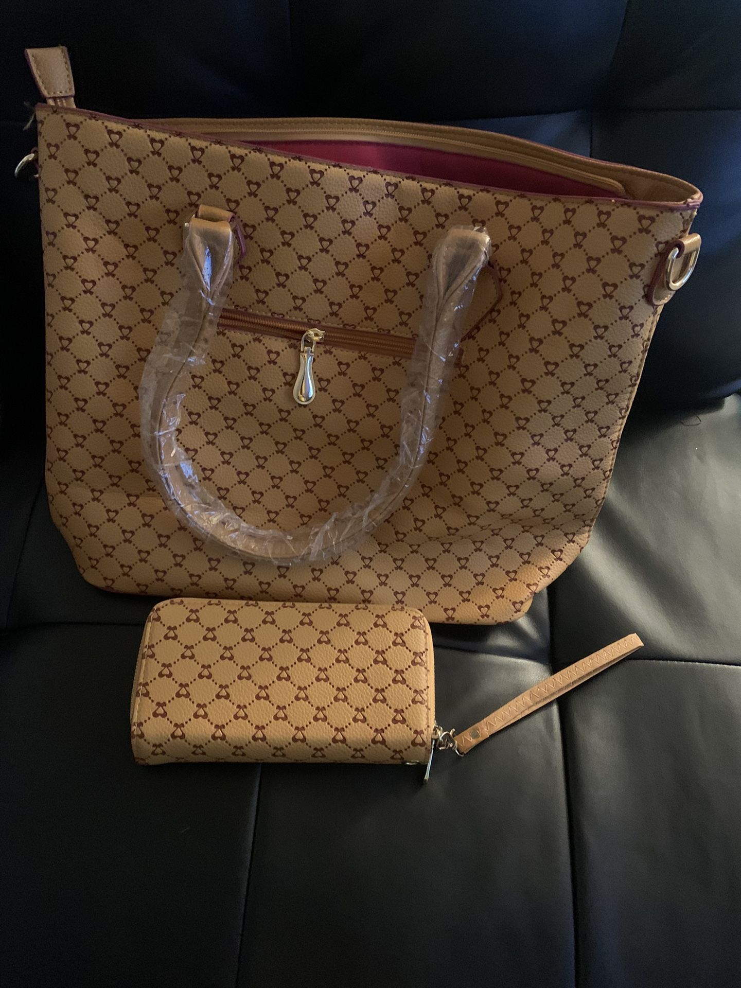 Gucci Large Leather Bag & Wallet