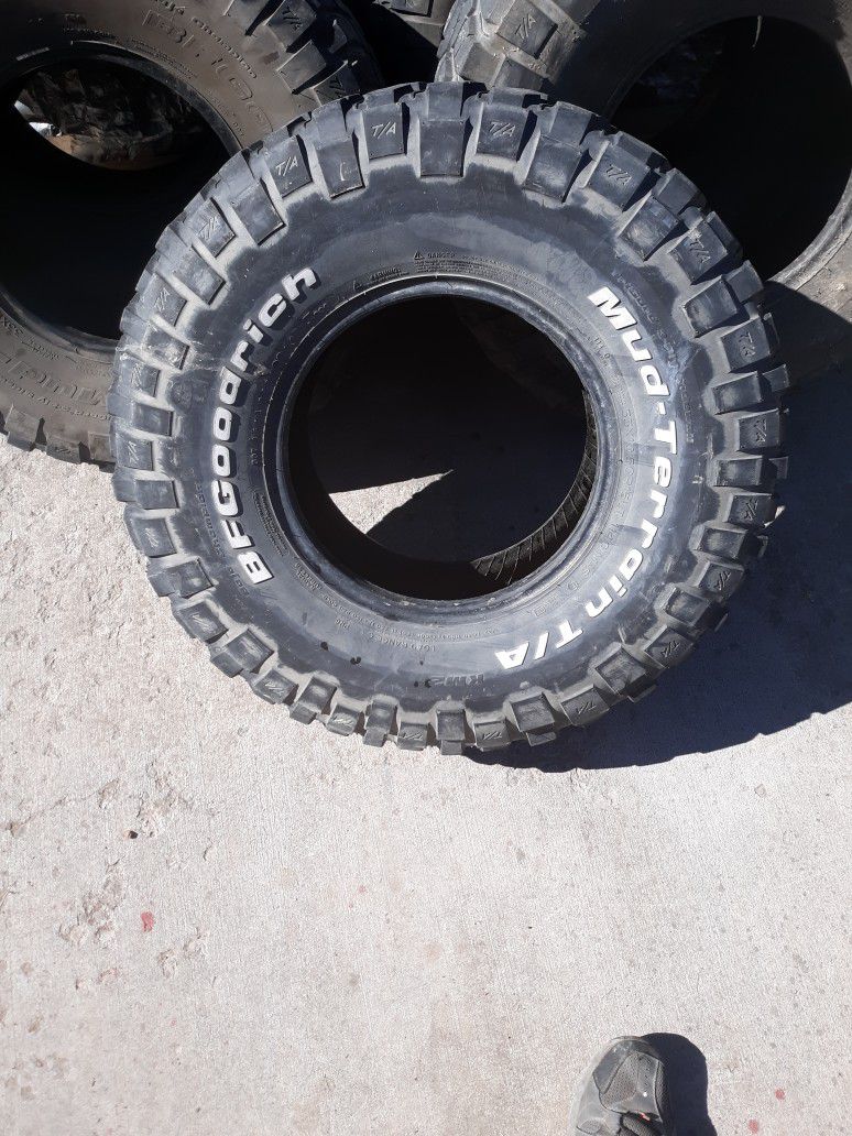 5 Used Bf Goodrich A/T Mudder Tires
