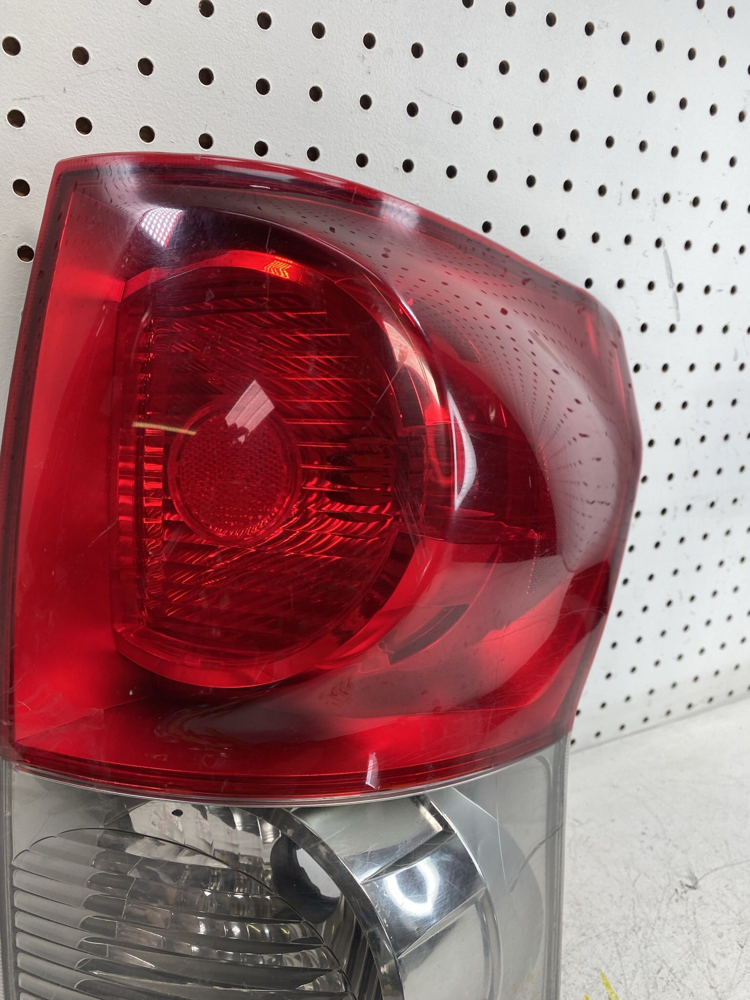 2010 2013 TOYOTA TUNDRA RIGHT SIDE TAIL LIGHT DEPO
