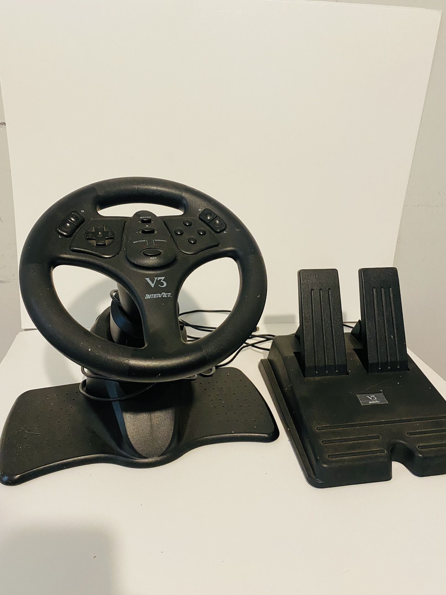 Nintendo 64 N64 V3FX Racing Wheel  InterAct Adjustable Steering Wheel And Pedals Works Like New 