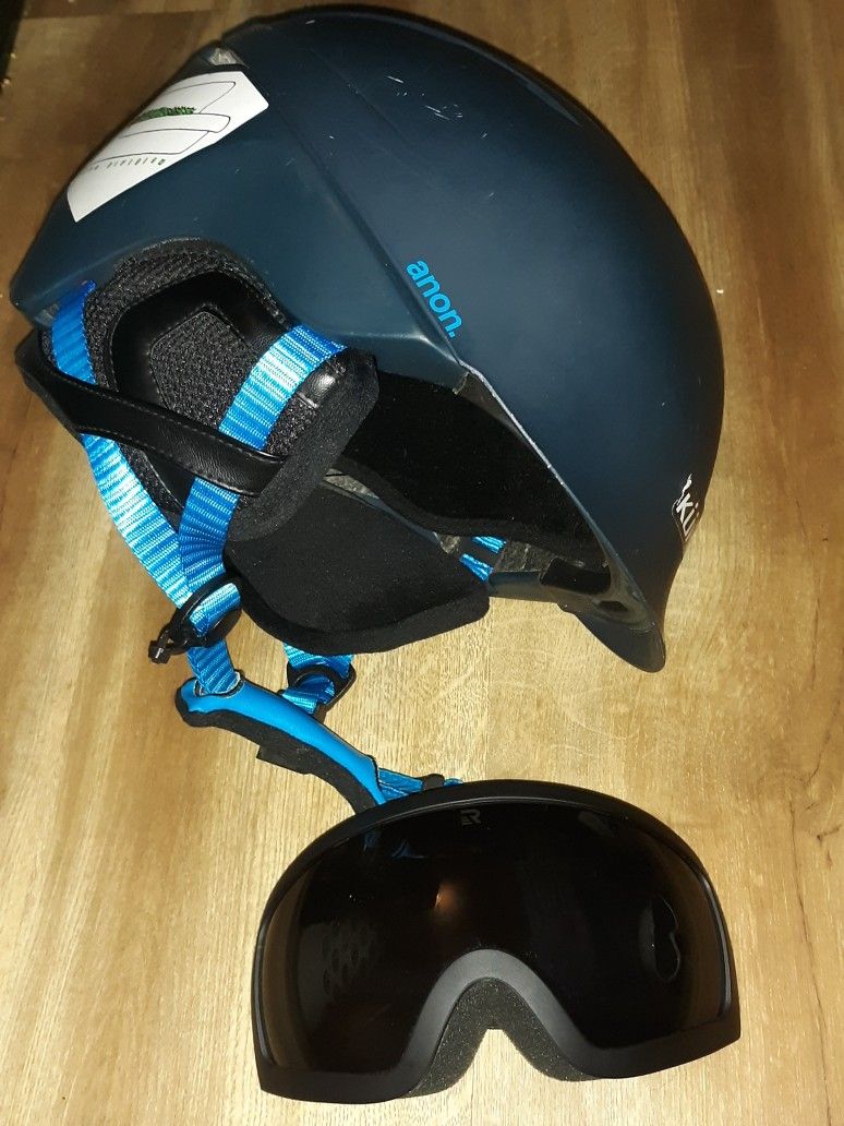 Capita 156 Snowboard With Rossignol Cuda Bindings Thirtytwo Boots Size 9 Anon Helmet And Goggles Size 10 DC Shoes