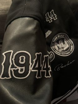*RARE* 1944 Black Yankees Signed Letterman Varsity Jacket Thumbnail