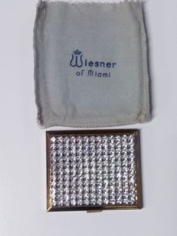 Weisner of Miami pill compact Thumbnail