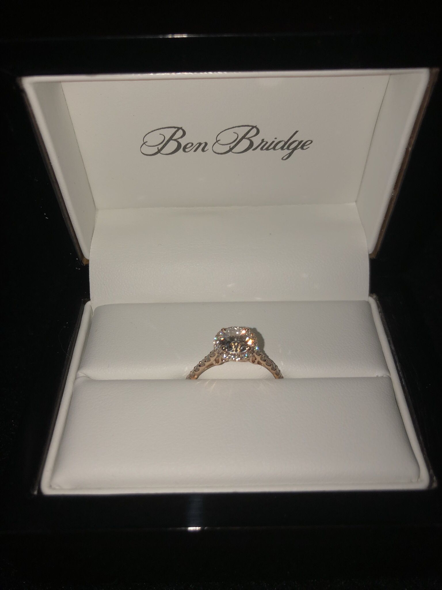 Stunning Engagement Ring! Feel Free To Ask Questions